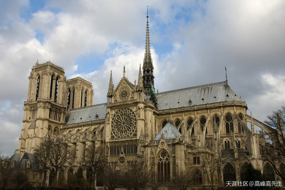 名企头条：库克苹果捐款建巴黎圣母院 华为终端云服务用户超5亿